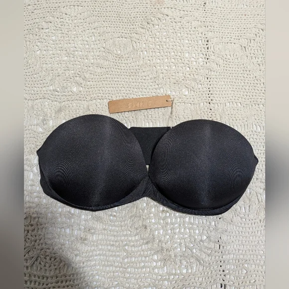 SKIMS Ultimate Strapless Push Up Bra Size 32 C - Picture 2 of 5